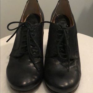 Frye Carson Heel Oxford
